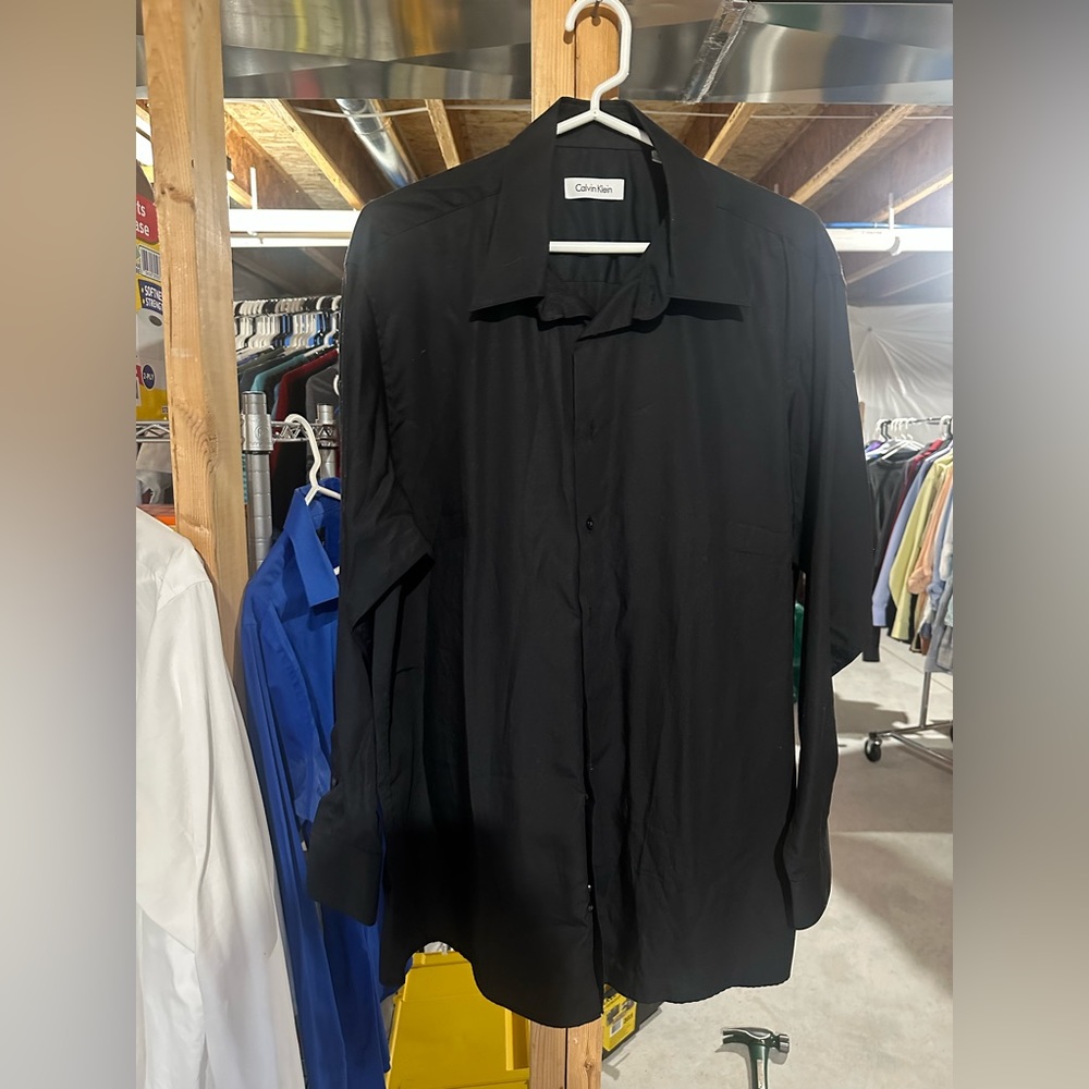 Calvin Klein 16.5 32/33